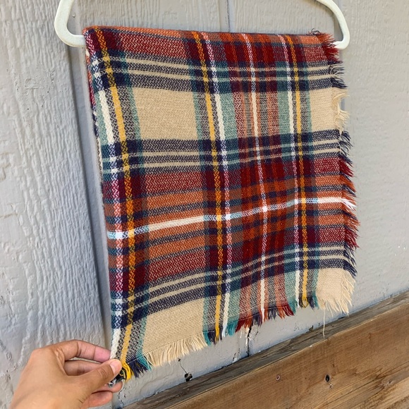 Vintage super soft checkered plaid neutral tone frayed hem blanket throw scarf - Picture 4 of 10